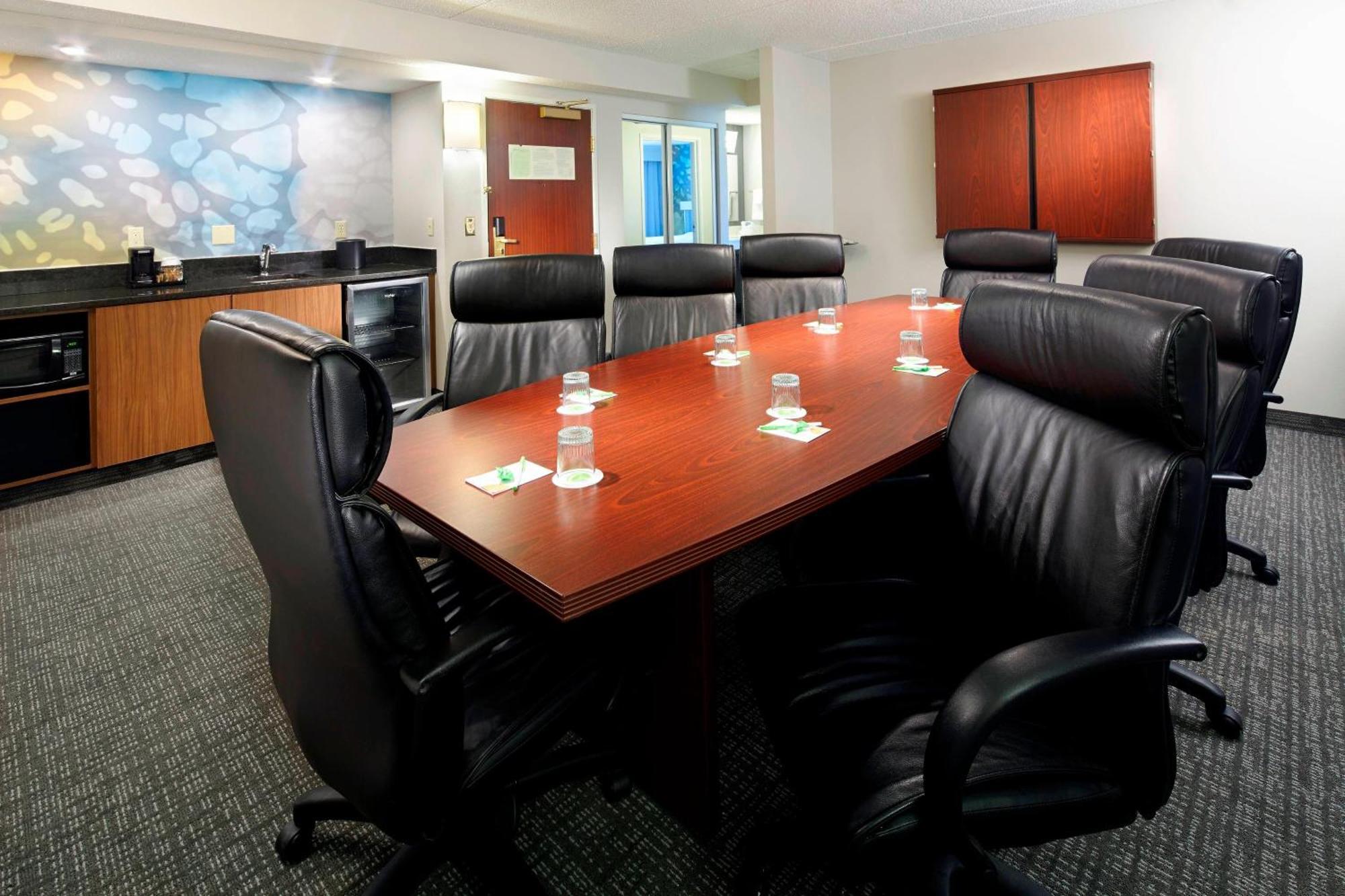 Courtyard By Marriott Lansing Hotel Ngoại thất bức ảnh