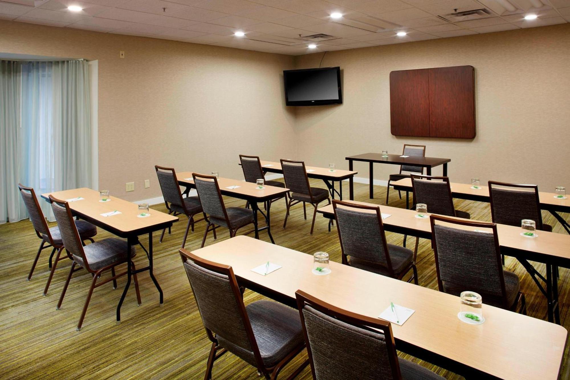 Courtyard By Marriott Lansing Hotel Ngoại thất bức ảnh