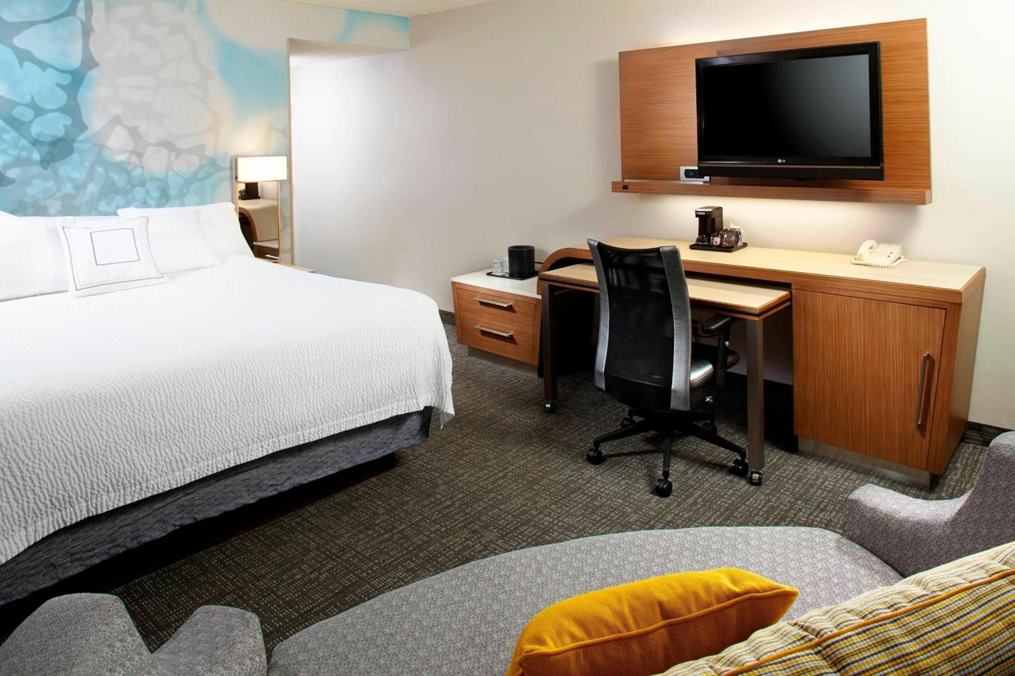 Courtyard By Marriott Lansing Hotel Ngoại thất bức ảnh