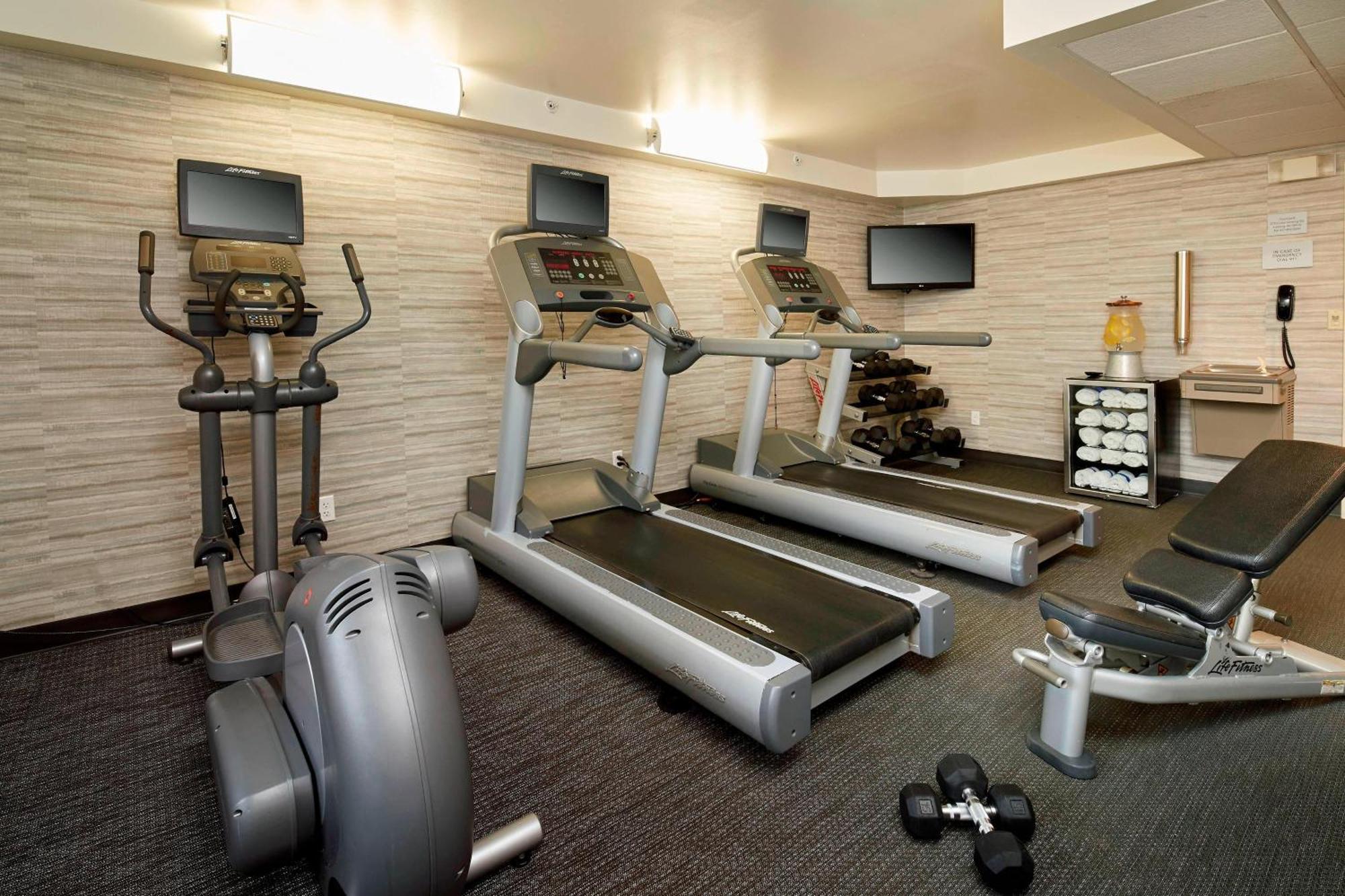Courtyard By Marriott Lansing Hotel Ngoại thất bức ảnh